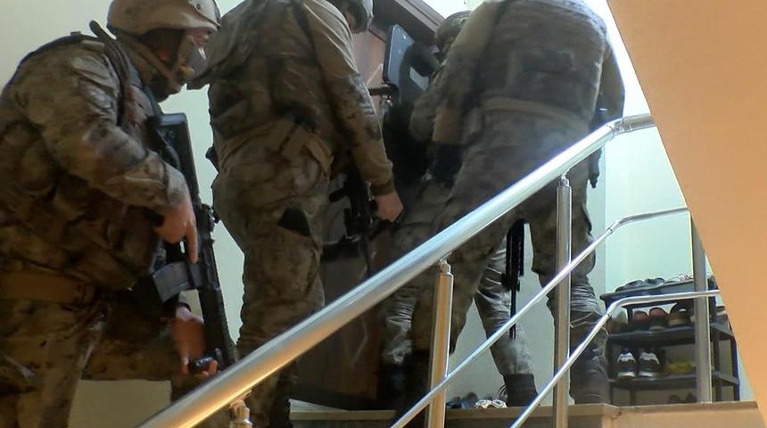 Esenyurt'ta helikopter destekli uyuşturucu operasyonu! Çok sayıda gözaltı var