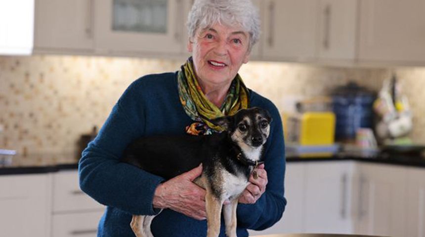 Köpeklerle konuşabildiğini iddia etti! Evcil hayvanı anlattı o kitabını yazdı