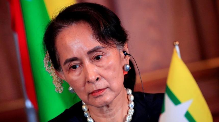 Myanmar: Darbeyle g&ouml;revden alınan eski lider Aung San Suu Kyi, d&ouml;rt yıl hapis cezasına &ccedil;arptırıldı