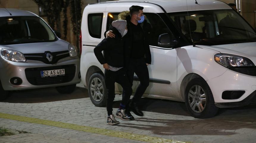 Ordu'da galeriden çaldıkları araçla İstanbul'da yakalanan 3 çocuk adliyeye sevk edildi