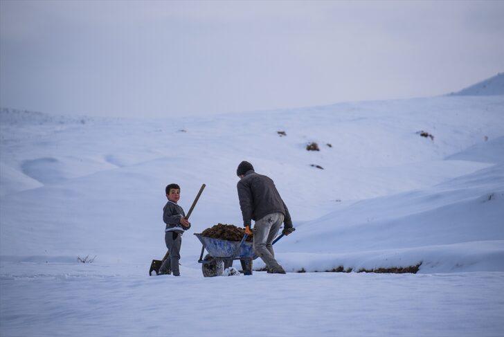 Doğu Anadolu'da soğuk hava nedeniyle dere, nehir ve şadırvanlar buz tuttu G5