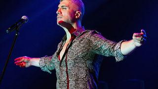 Ünlüler yılbaşında milyonlar kazanacak! İki kişi Özcan Deniz'i dinlemenin bedeli asgari ücretlinin 7 aylık maaşı