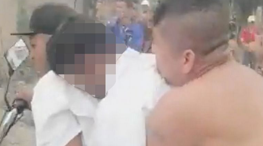 Arkadaşlarının cenazesini son bir motor yolculuğu için tabutundan çıkarttılar