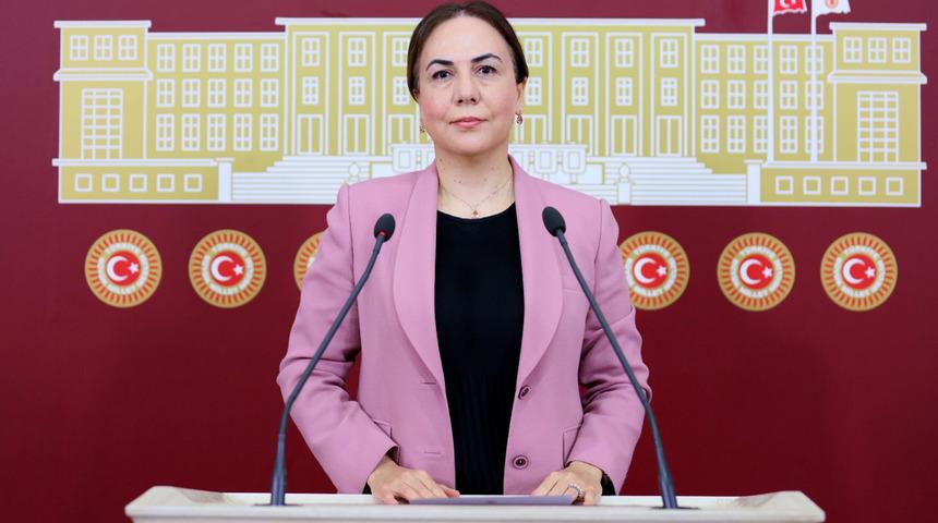 AK Partili Yılmaz: Kadınlar haklarını özgürce kullanmaya AK Parti'yle başladı