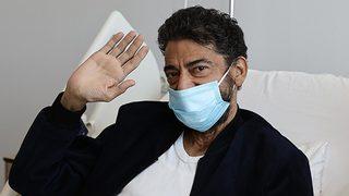 Hakan Taşıyan'dan aylar sonra bir ilk! Güz Gülleri şarkısını seslendirdi