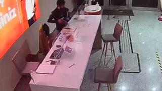 Bankanın camını kırarak içeri girdi, kameraları unuttu!