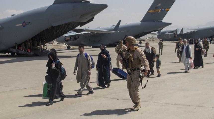 'Afganistan'dan tahliyeler sırasında İngiltere Dışişleri Bakanlığı'nda kaos vardı'