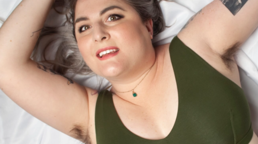 Koronavirüs karantinasında koltuk altı kıllarını almayı bıraktı! Görenler şaşkınlık yaşadı