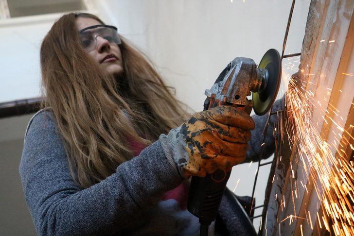 Sivas'ın kadın ustası Zehra Özkaynakçı erkeklere taş çıkartıyor! "Türkiye'de ilk olmak istiyorum" G5