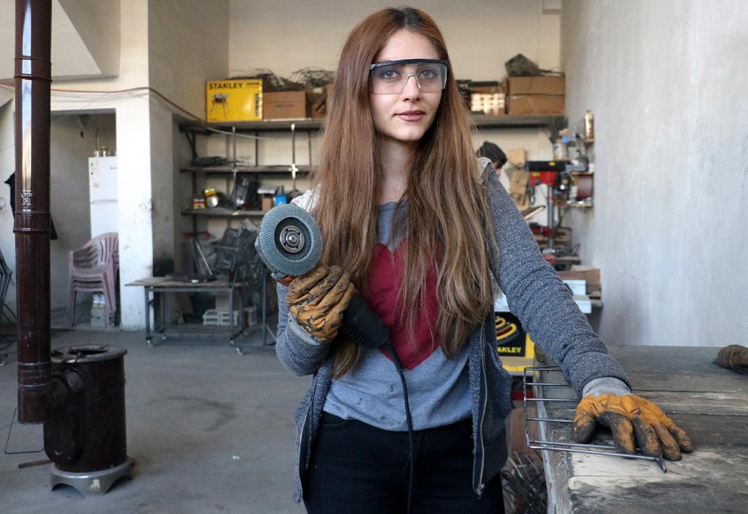 Sivas'ın kadın ustası Zehra &Ouml;zkaynak&ccedil;ı erkeklere taş &ccedil;ıkartıyor! "T&uuml;rkiye'de ilk olmak istiyorum"