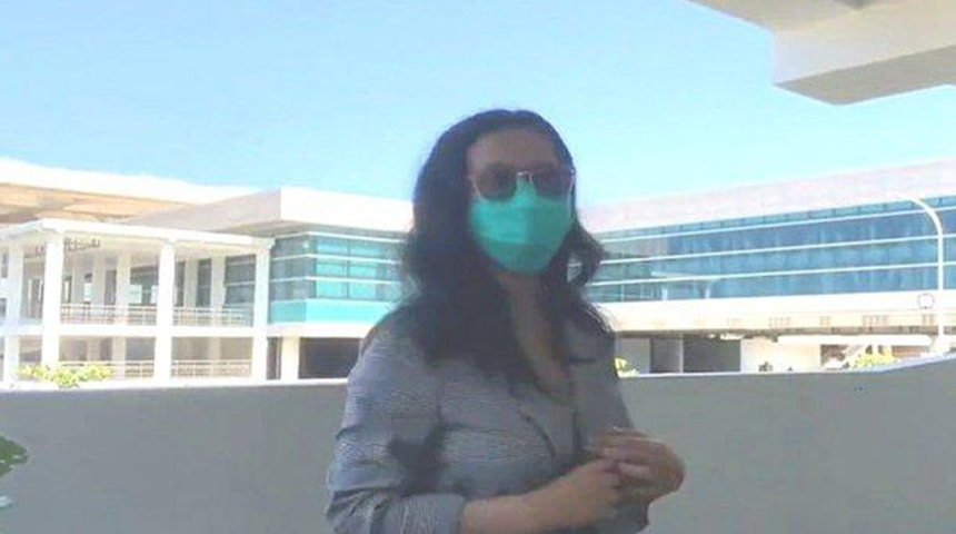 Havaalanında çırılçıplak soyundu! Sosyal medya paylaşımı ele verince yakalandı