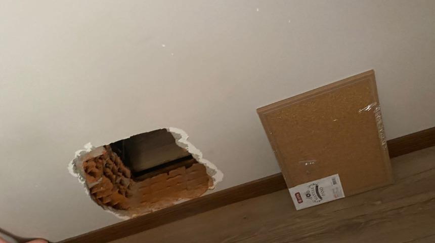 Pes dedirten olay! 60 bin dolara satışa çıkarılan saati duvarı delerek çaldılar