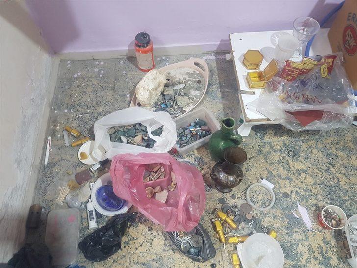 Adana'da tarihi eser olduğu değerlendirilen 690 obje ele geçirildi G3