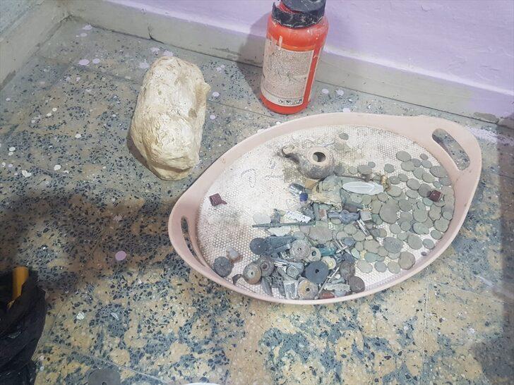 Adana'da tarihi eser olduğu değerlendirilen 690 obje ele geçirildi G4