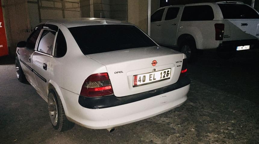 Şanlıurfa'da jandarmadan ka&ccedil;an ara&ccedil;ta kadın cesedi bulundu