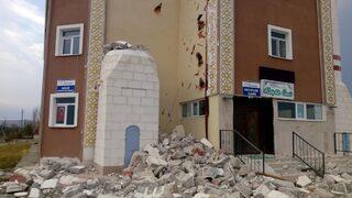 Sivas'ta fırtına, minarenin yıkılmasına neden oldu