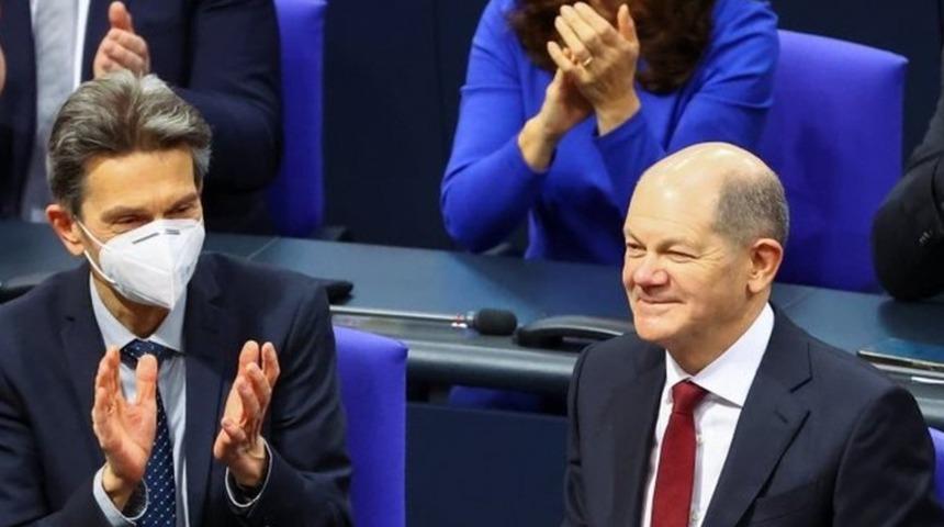Almanya'da yeni d&ouml;nem: Bundestag, Olaf Scholz'un başbakanlığını onayladı