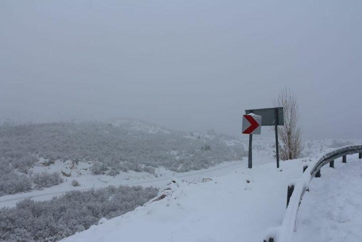 Meteorolojinin uyarılarının ardından kar yağışı başladı, birçok il beyaz örtüyle kapladı! G2