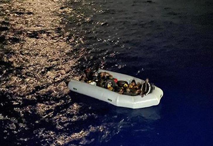 Türk karasularına geri ittiler! Ege Denizi'nde 26 göçmen kurtarıldı