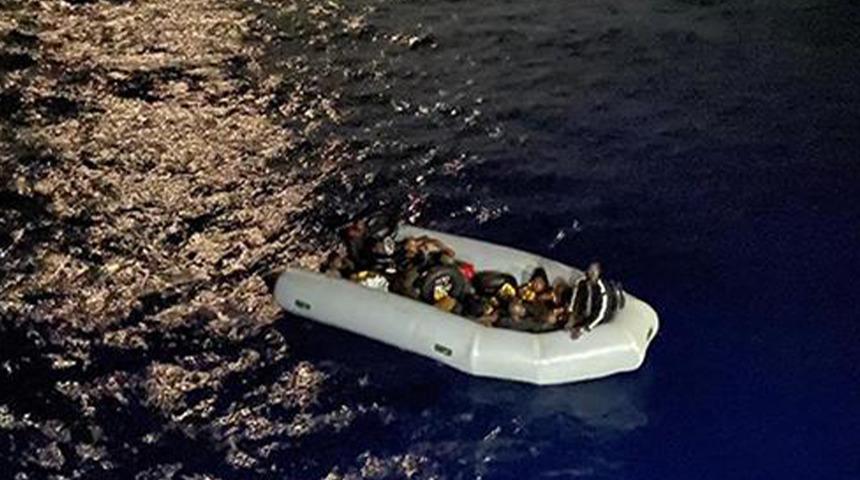 Türk karasularına geri ittiler! Ege Denizi'nde 26 göçmen kurtarıldı