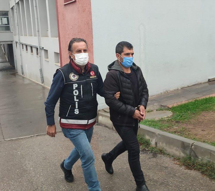 Adana'da ev eşyası yüklü kamyonda 53 kilo 350 gram esrar ele geçirildi G5