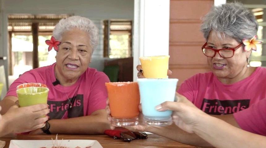 Samoa&rsquo;nın ilk kadın başbakanının arkasındaki &lsquo;kızlar&rsquo;
