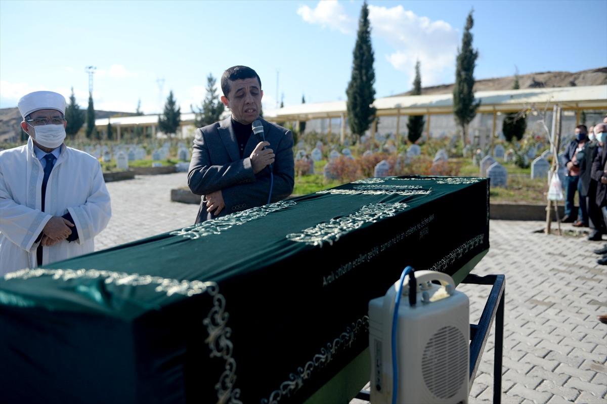 Antalya'da yurtta &ouml;ld&uuml;r&uuml;len &uuml;niversite &ouml;ğrencisinin cenazesi Kahramanmaraş'ta defnedildi