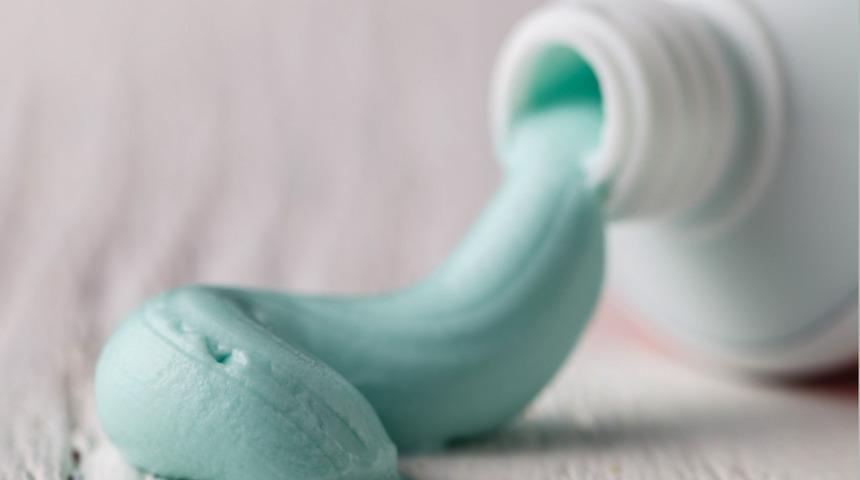 Onlar, dişlerden çok daha fazlasını temizleyen kahramanlar! Diş macununun temizlikte kullanımına hayret edeceksiniz