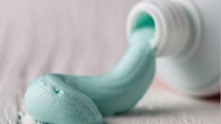 Onlar, dişlerden çok daha fazlasını temizleyen kahramanlar! Diş macununun temizlikte kullanımına hayret edeceksiniz