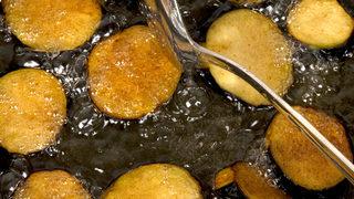 Patlıcan sevdalıları buraya! 3 farklı patlıcan kızartması tarifi