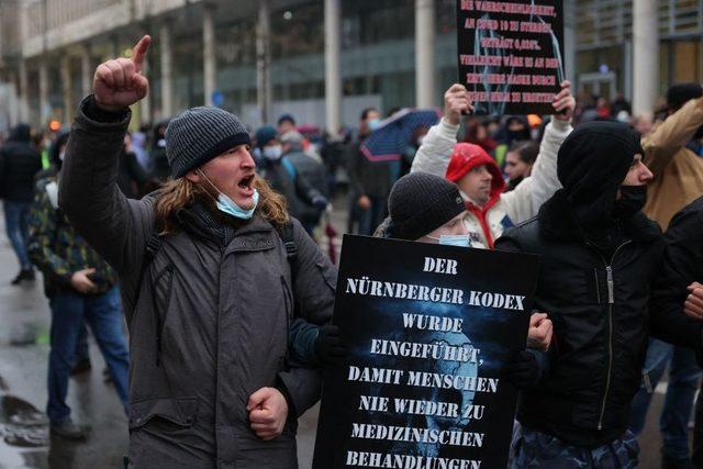 Almanya da pandemi, yeni h&uuml;k&uuml;metin politikalarını nasıl şekillendirecek? 3
