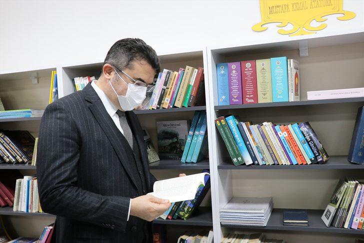 Erzurum'da yüksekten düşerek vefat eden emekli öğretmenin adına kütüphane açıldı G2