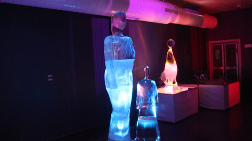 Havaların soğumasıyla beraber Türkiye’nin tek buz müzesine ilgi arttı