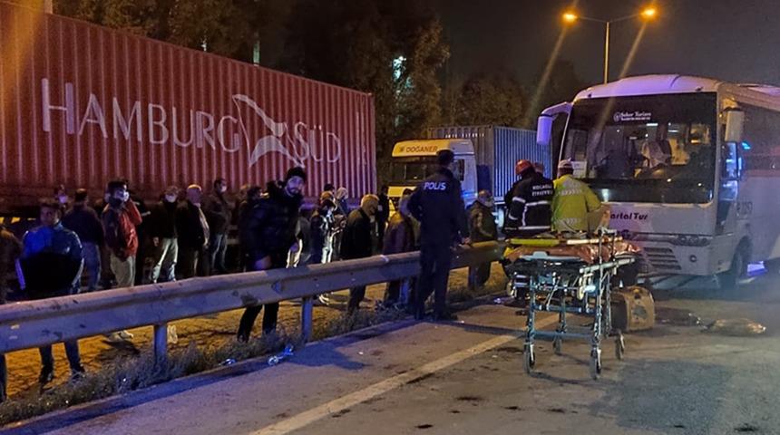 Kocaeli'de feci kaza! İşçi servisleri çarpıştı: 10 yaralı