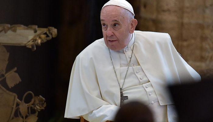Papa Francis'ten dikkat çeken sözler: Evlilik dışında cinsel ilişkiye girmek en büyük günah değil