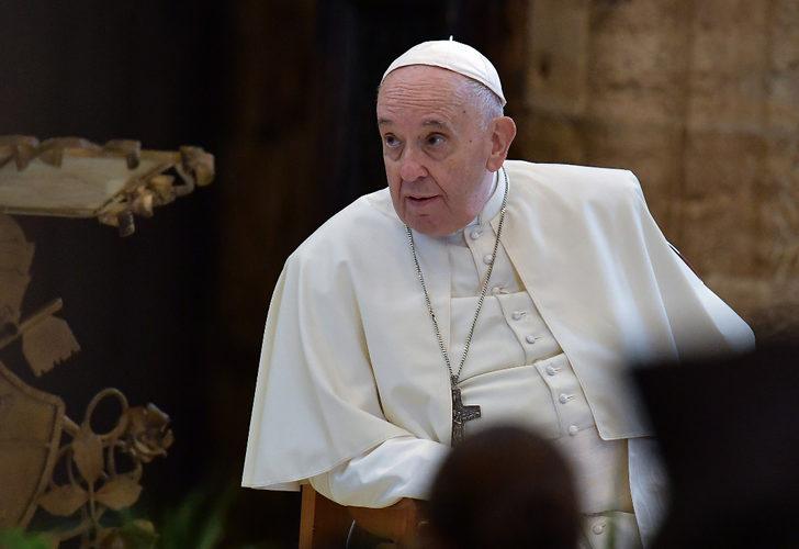 Papa Francis'ten dikkat çeken sözler: Evlilik dışında cinsel ilişkiye girmek en büyük günah değil
