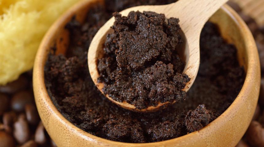 Hem peeling hem g&uuml;bre işlevi g&ouml;r&uuml;yor! Kahve telvesinin kullanım alanları sizi &ccedil;ok şaşırtacak