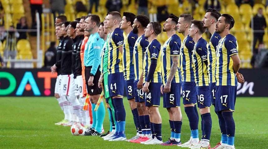 Son dakika | Avrupa'daki hayal kırıklığı sonrası Pereira'ya sert sözler: "Tam bir yetersiz! Fenerbahçe'yi bozuk para gibi harcıyor..."