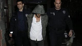 Hırsızlıktan aranıyordu, hırsızlık yaparken yakalandı