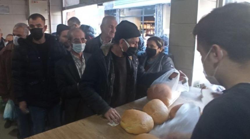 Bu fırına giren dua edip çıkıyor! Başka illerden gelip kuyruk oluyorlar