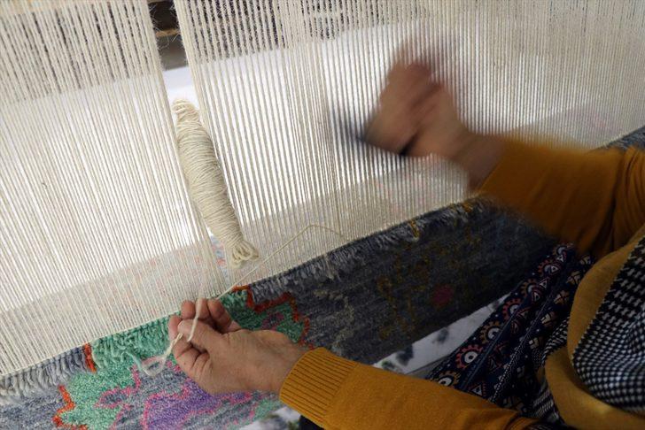 Hobi olarak başladıkları halı dokuma kursu geçim kaynakları oldu G4