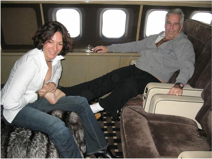 En ünlü pedofili suçlusu Jeffrey Epstein ve Ghislaine Maxwell'in fotoğrafları ortaya çıktı G3