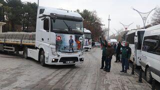 Erzincan'dan Suriye'ye gıda, kışlık giysi ve yakacak malzemesi gönderildi