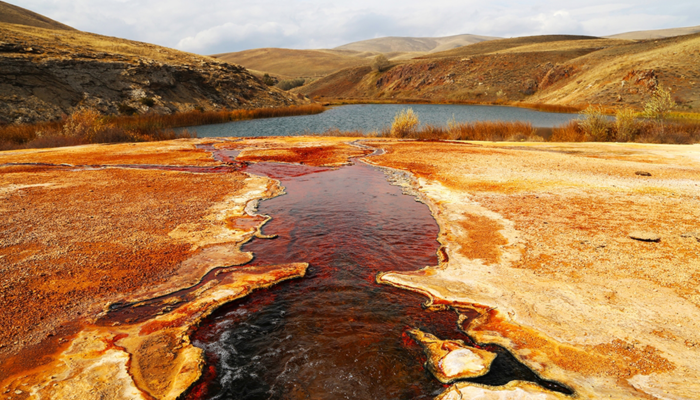 Doğal sit alanı ilan edilerek koruma altına alınmıştı! Erzincan'ın travertenli gölü turizme kazandırılacak