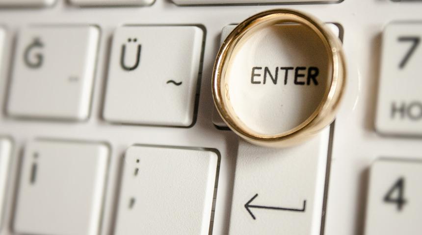 Bu da oldu: Metaverse'te düğün yaptılar!