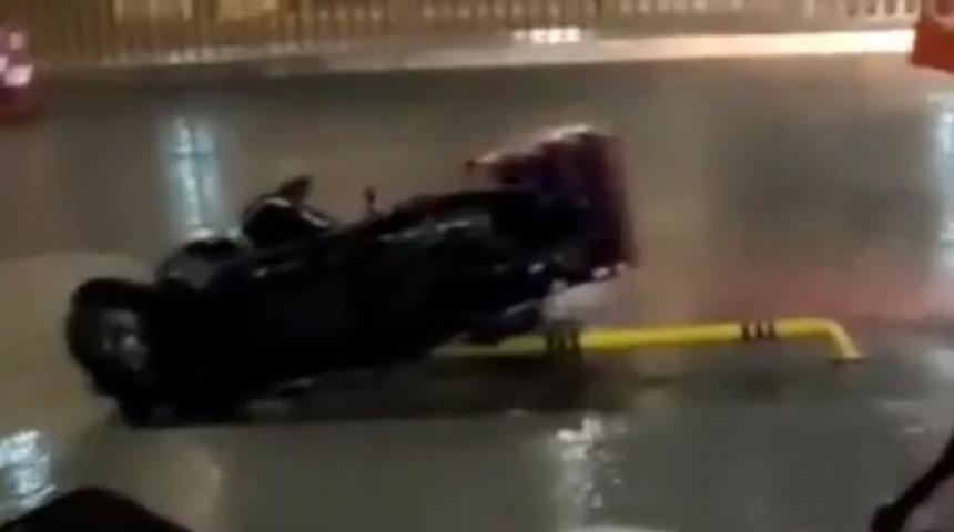 İstanbul'da fırtına! Vatandaşlar neye uğradığını şaşırdı