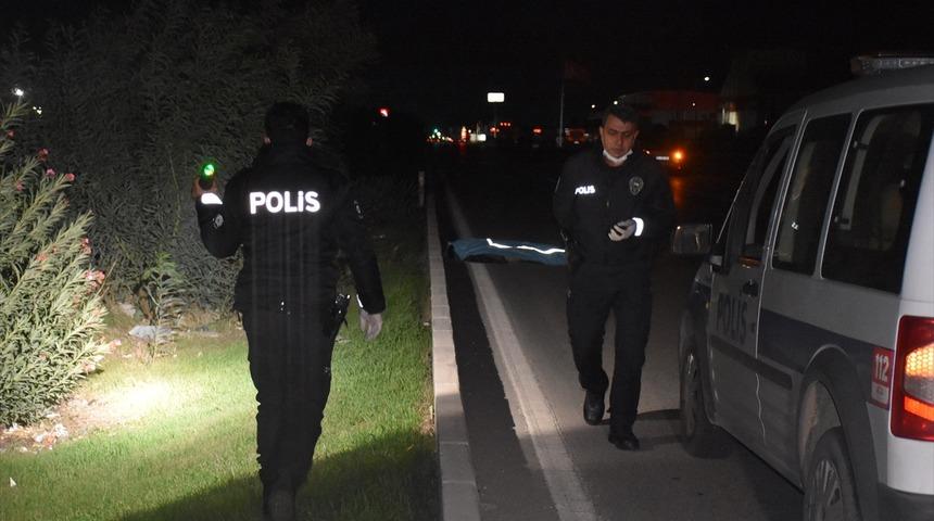 Adana'da minibüsün çarptığı yaya hayatını kaybetti