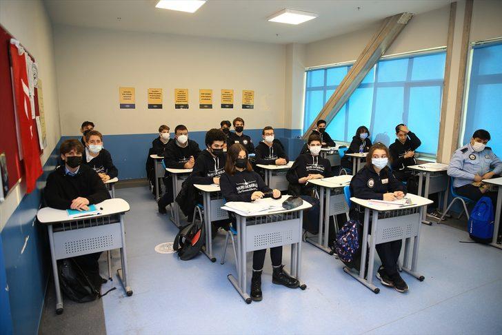 Havacılık meraklısı gençler uçaklardaki uygulamalı eğitimle sektöre hazırlanıyor G1