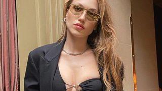 Duygu Özaslan'ın duş pozuna yorum yağdı! ''Yüzükle mi banyo yapıyorsun?''