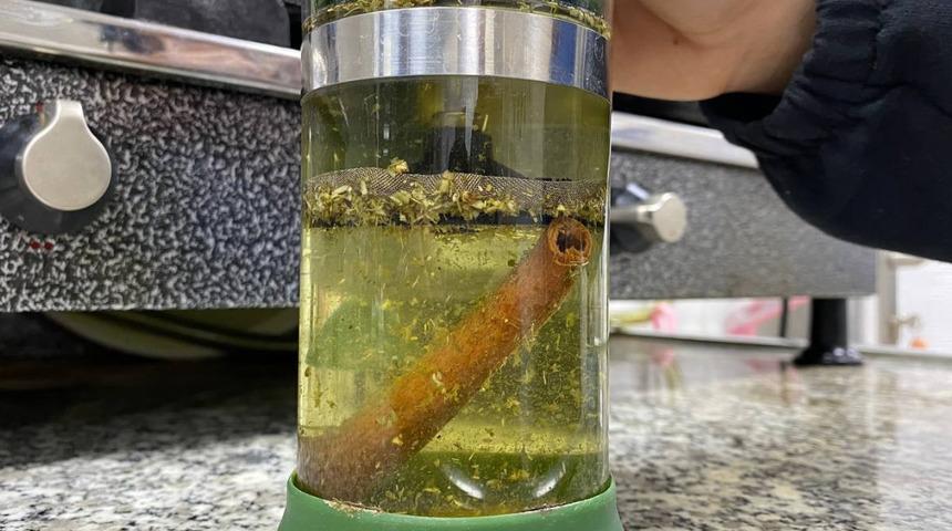 Bitki çayını hiç düşünmeden şifalı diye tüketiyoruz! Uzmanından ezber bozan açıklama